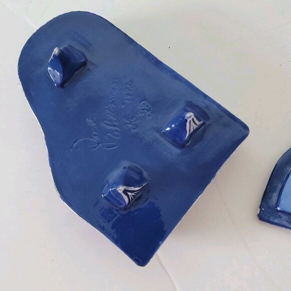 Baby Grand Piano Trinket Box Ceramic Blue And White Janet Williamson 1972 Marked - Picture 4 of 4